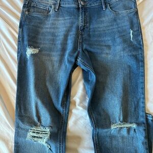 Women’s Old Navy rockstar, super skinny jeans 14 distressed